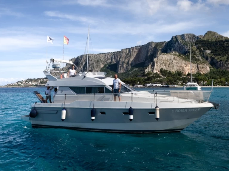 Wynajmij Mochi Craft Mochi Craft 42 Fly w La Cala (porto Palermo)