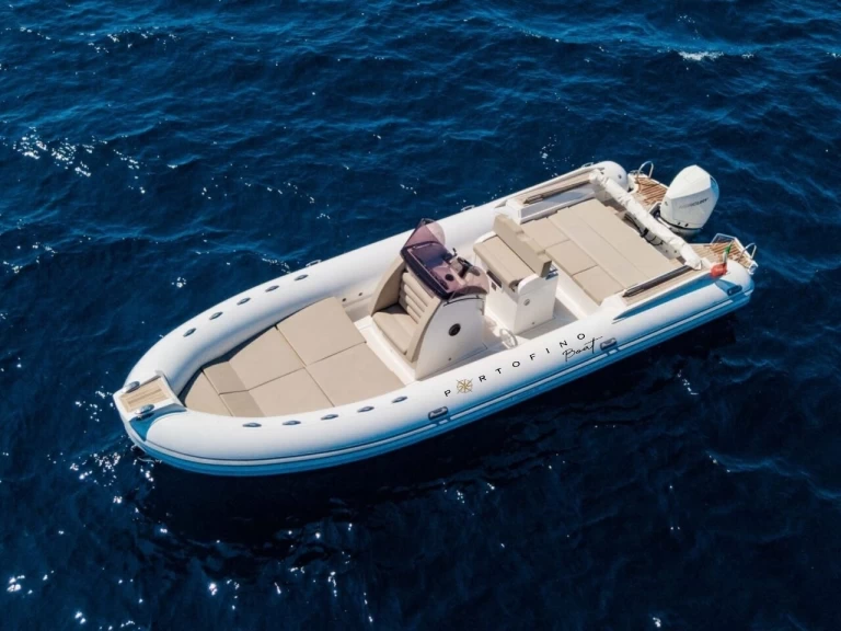 Łódż półsztywna do wynajmu w Sestri Levante w najlepszej cenie