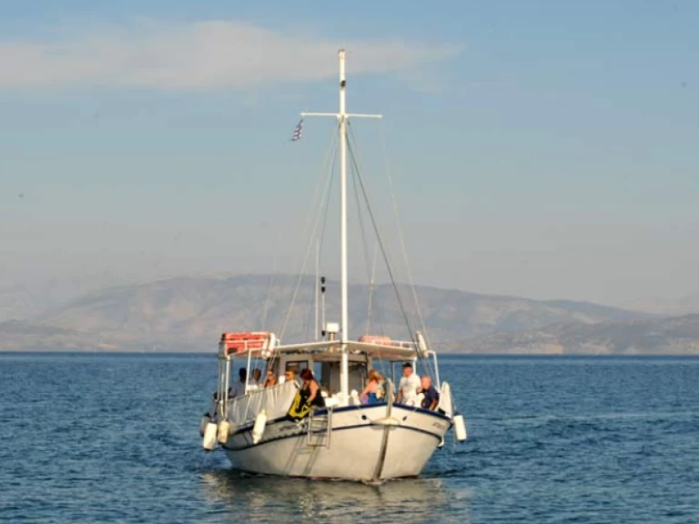 Wooden Boat  Wooden Boat między profesjonalistami a osobami prywatnymi w Ypsos