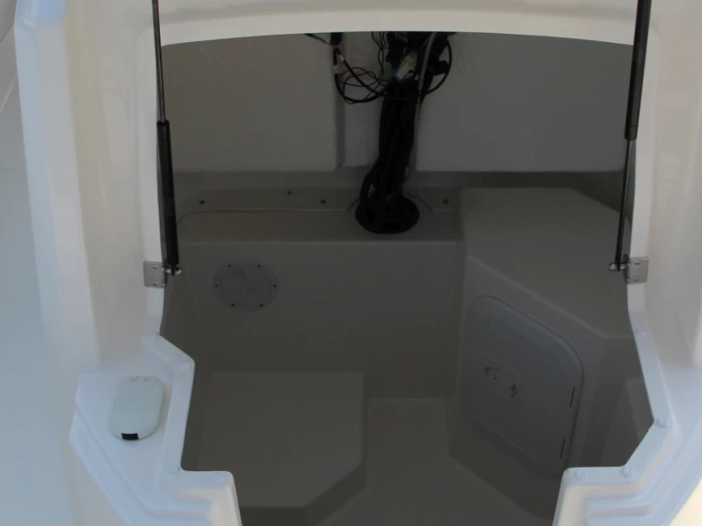 Wynajmij Marlin Boat Dynamic 790 pro w Split Port