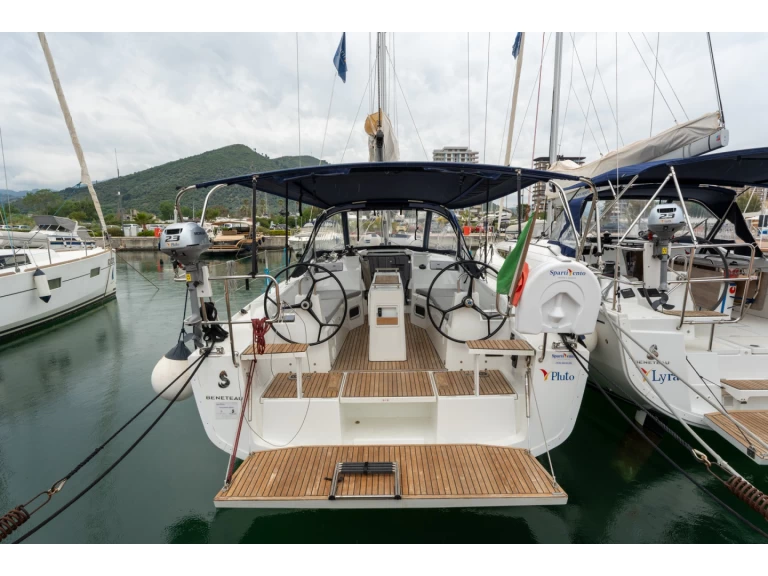 Wynajmij Bénéteau Oceanis 34.1 w Salerno