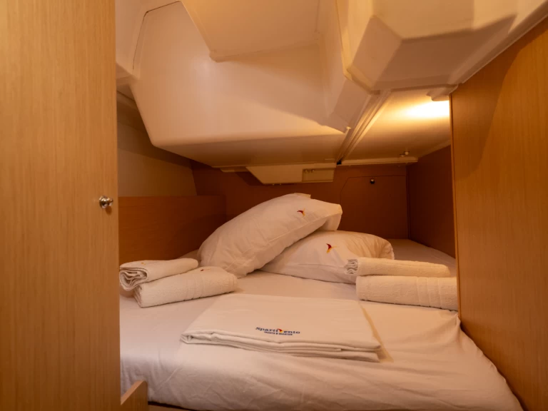 Wynajmij Żaglowiec z lub bez skippera Bénéteau w Salerno