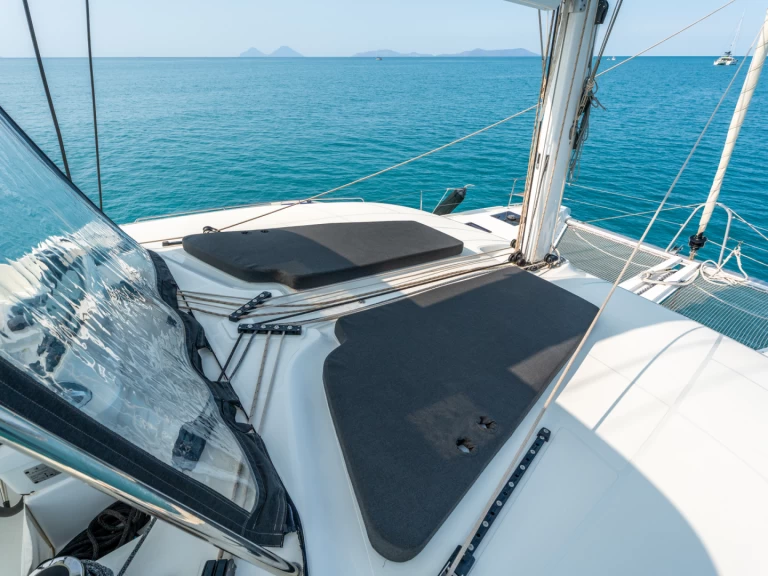 Wynajmij Lagoon Lagoon 51 w Olbia