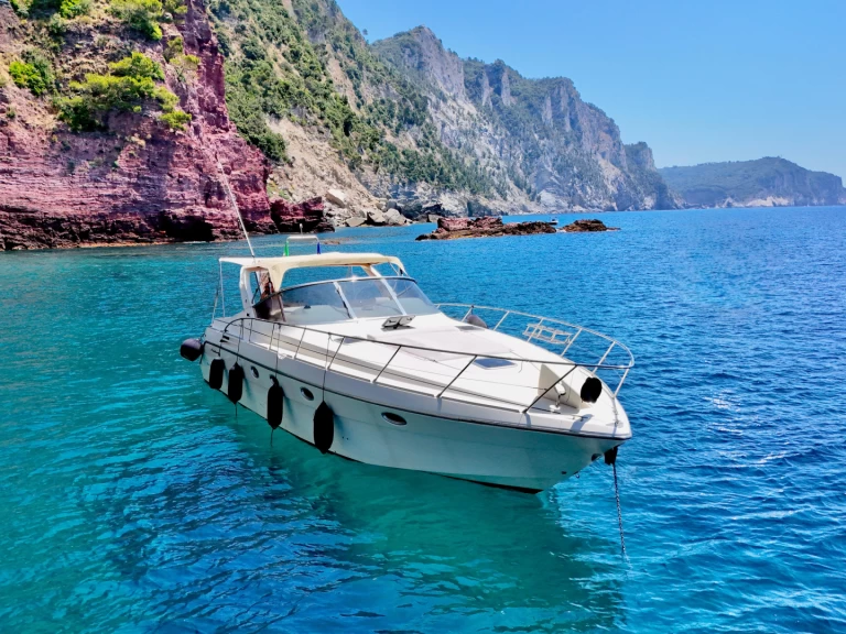 Wynajmij Cranchi Mediterranee 41 w Carrara