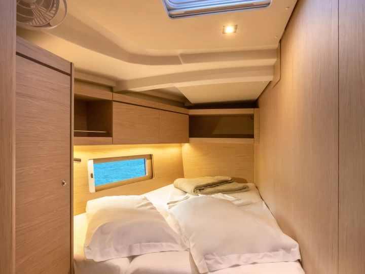 Bénéteau Oceanis 46.1 między profesjonalistami a osobami prywatnymi w Capo d'Orlando