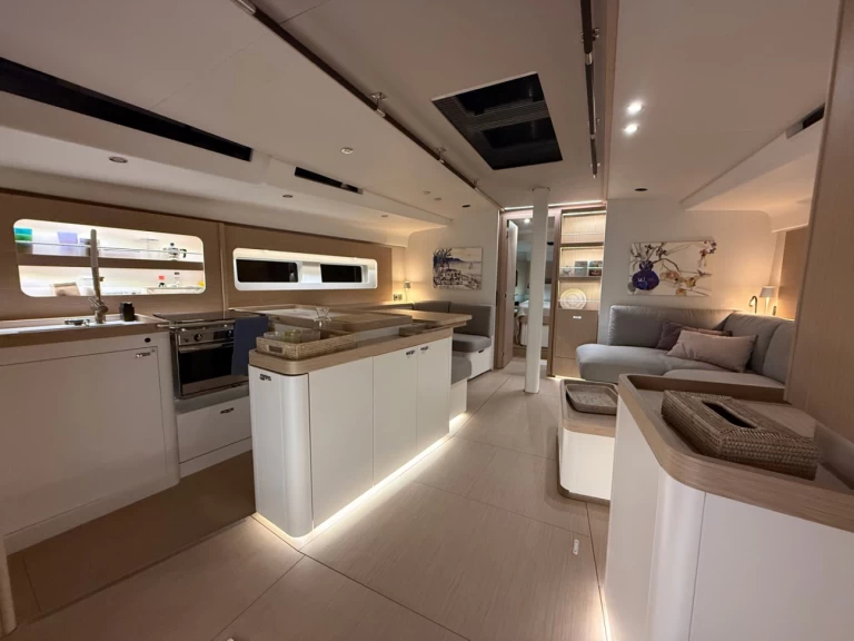 Bénéteau First 53 między profesjonalistami a osobami prywatnymi w Cugnana Verde