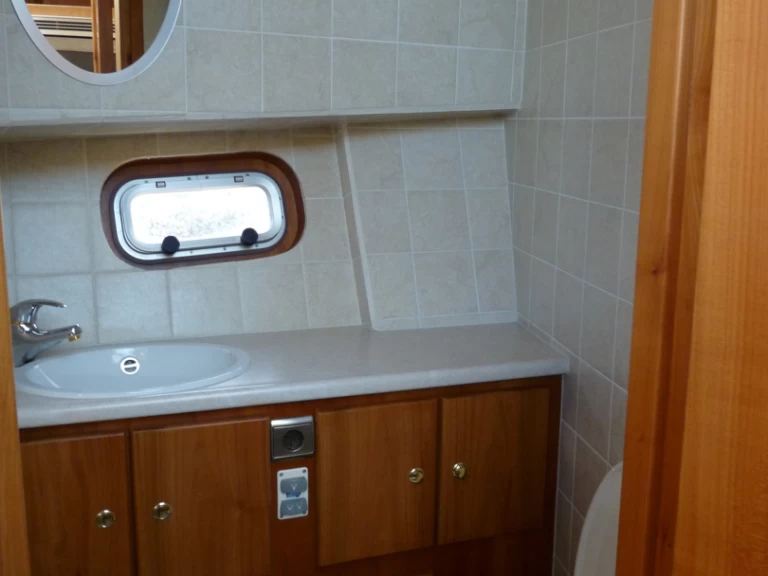 Wynajmij Motorówka z lub bez skippera  w Akkrum