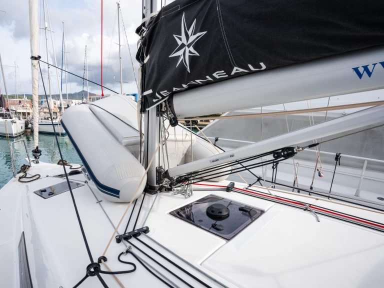 Wynajmij Jeanneau Sun Odyssey 380 w Castiglioncello