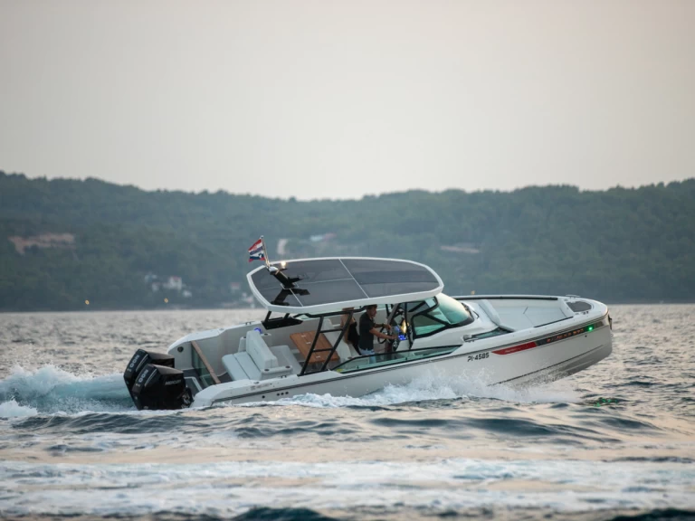 Wynajem łodzi Sukosan tanio Saxdor 270 GTO