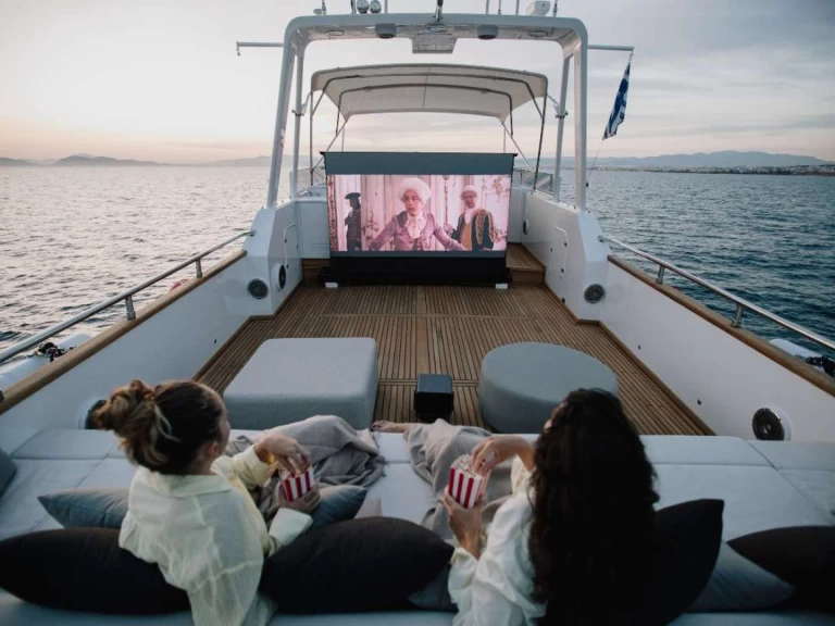 Wynajmij Luksusowy jacht z lub bez skippera Versilcraft w Ateny