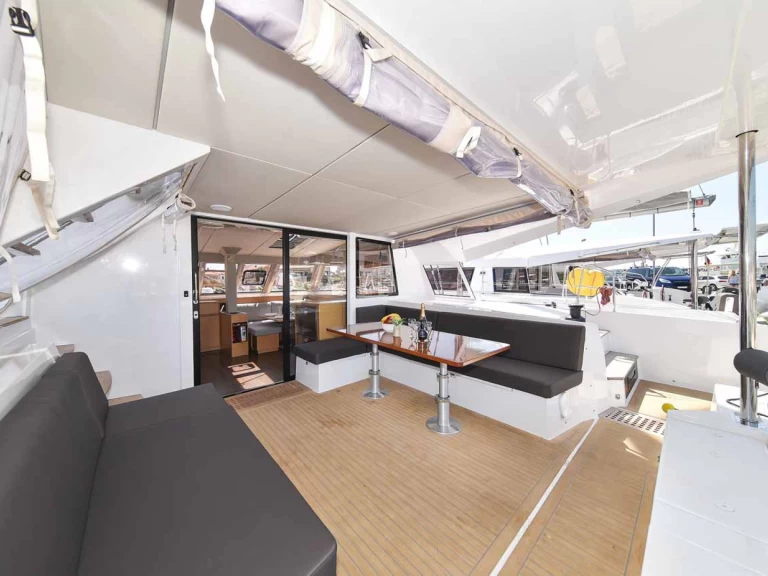 Katamaran do wynajmu w Biograd na Moru w najlepszej cenie