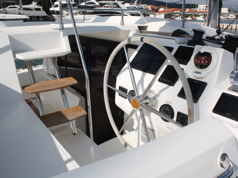 Wynajmij Fountaine Pajot Astrea 42 w Donji Seget