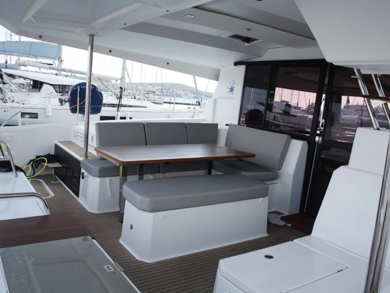 Wynajmij Fountaine Pajot Astrea 42 w Donji Seget