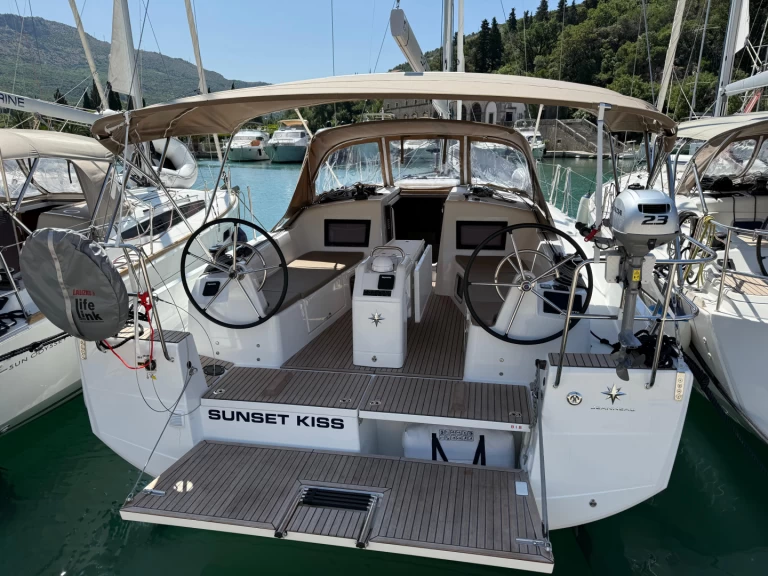 Wynajmij Jeanneau Sun Odyssey 410 w Komolac