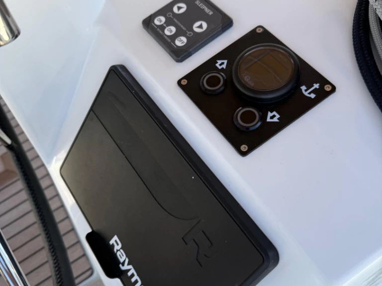 Żaglowiec do wynajmu w Komolac w najlepszej cenie