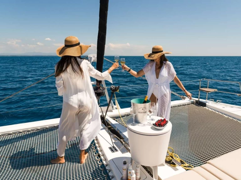 Wynajem Luksusowy jacht  z patentem 