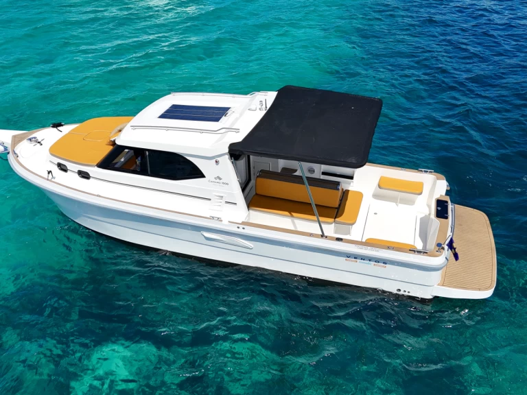 Wynajmij Motorówka z lub bez skippera Camaro w Trogir