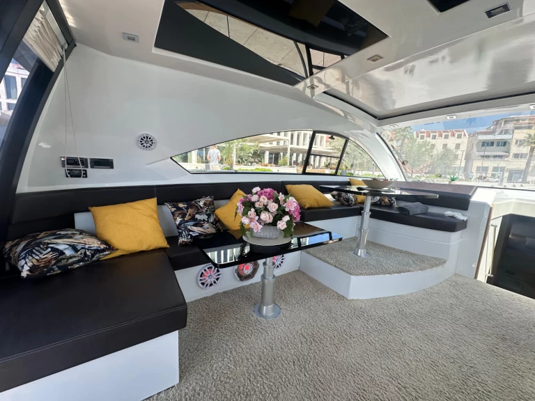 Wynajmij Motorówka z lub bez skippera Pearl Sea w Split