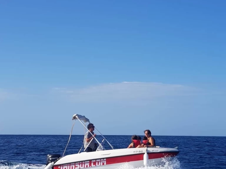 Wynajmij Compass 135 w Cala'n Porter