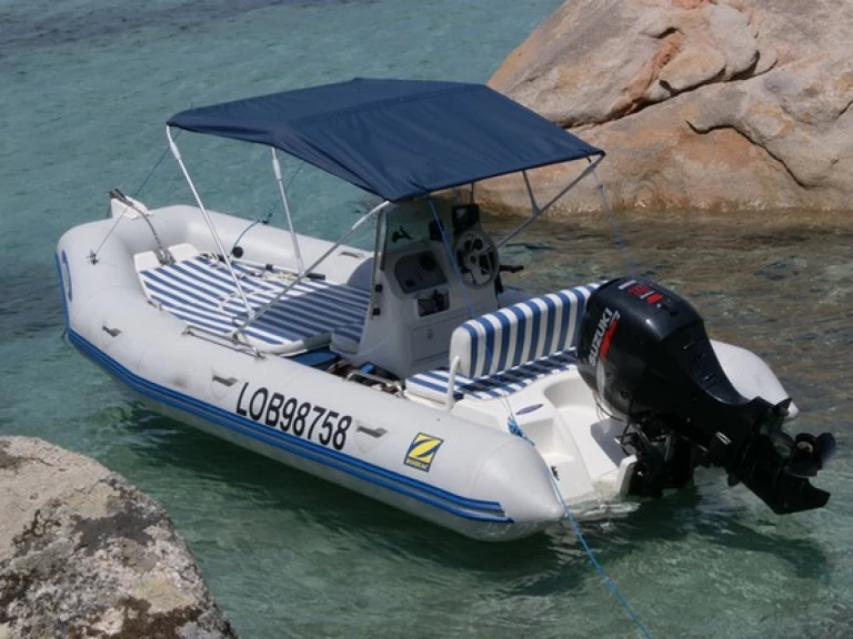 Łódż półsztywna do wynajmu w La Seyne-sur-Mer w najlepszej cenie