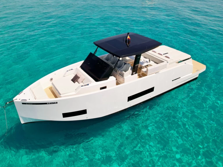 Motorówka do wynajmu w Ibiza Town w najlepszej cenie