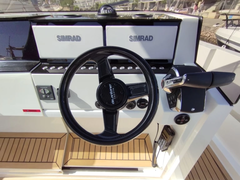 Wynajem łodzi DE ANTONIO Yachts D29 Open w Mahon na SamBoat 