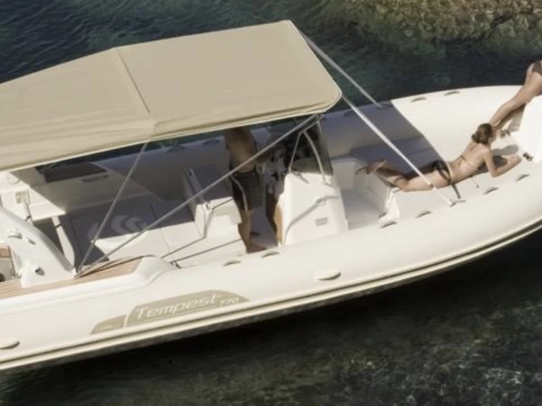 Wynajmij Capelli Tempest 800 w Arcachon