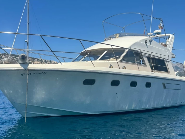 Motorówka do wynajmu w Barcelona w najlepszej cenie