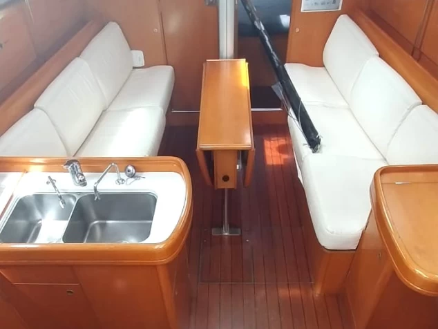 Żaglowiec do wynajmu w La Trinité-sur-Mer w najlepszej cenie