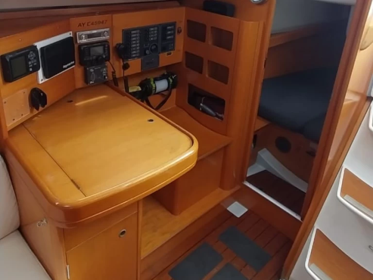 Wynajmij Bénéteau First 36.7 w La Trinité-sur-Mer