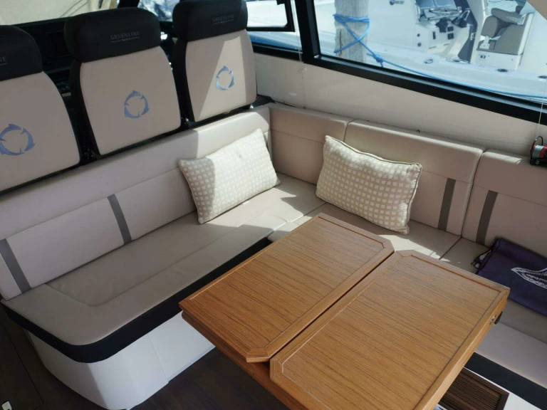 Wynajmij Motorówka z lub bez skippera Jeanneau w Golfe-Juan