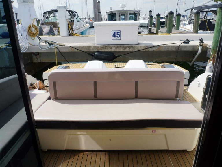 Wynajem łodzi Golfe-Juan tanio Leader 36