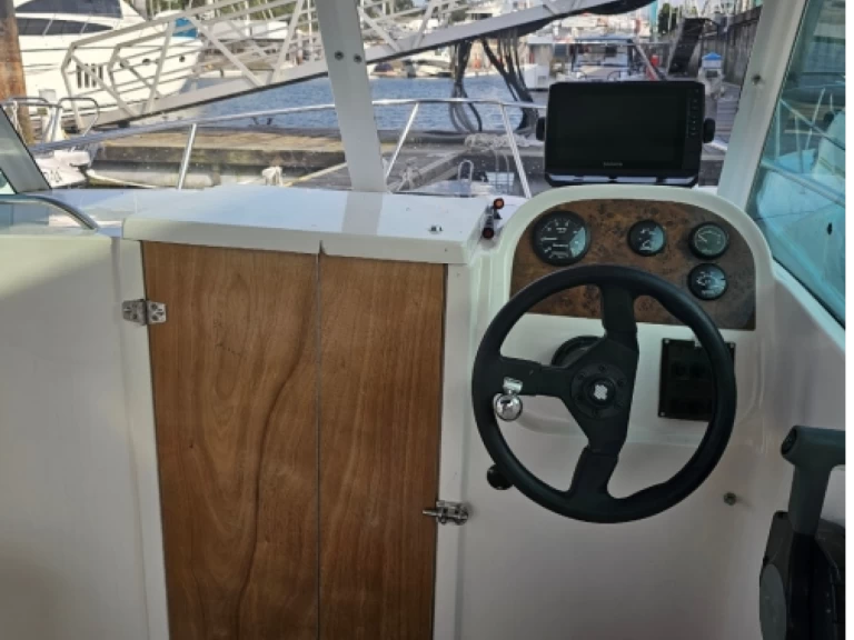 Wynajem łodzi Vigo tanio Cap Camarat 575