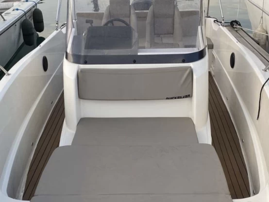 Wynajem Motorówka Quicksilver z patentem 