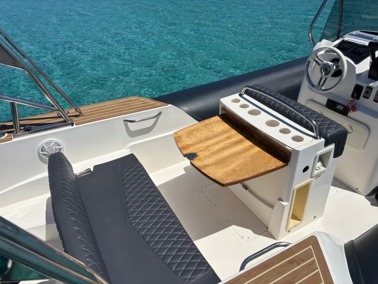 Wynajem łodzi Porto-Vecchio tanio Tempest 700