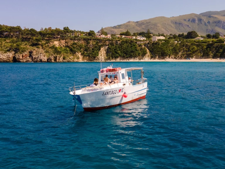 Revel Craft 27 RX między profesjonalistami a osobami prywatnymi w Terrasini