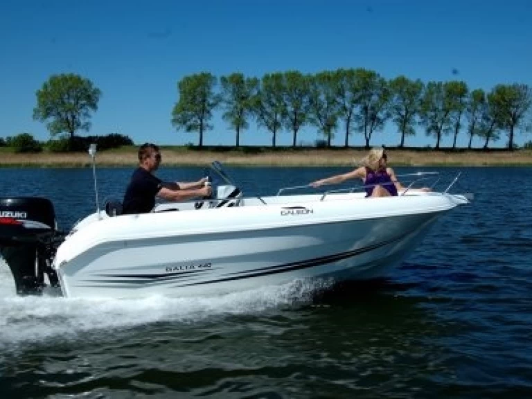 Motorówka do wynajmu w Portocolom w najlepszej cenie