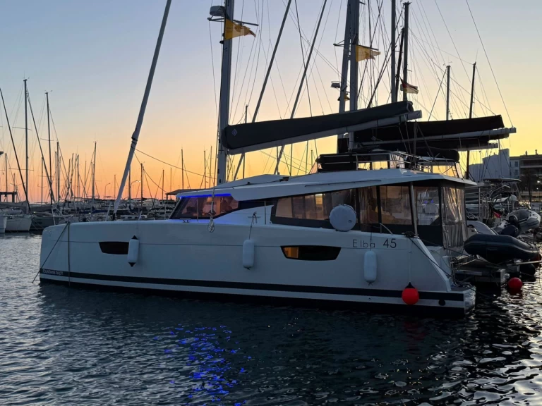 Wynajem Katamaran Fountaine Pajot z patentem 