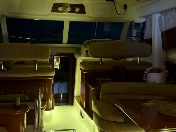 Wynajem Motorówka Jeanneau z patentem 