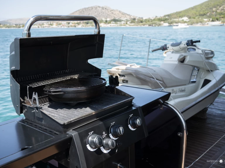 Katamaran do wynajmu w Nea Peramos w najlepszej cenie