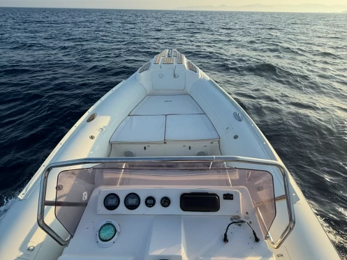 Łódż półsztywna do wynajmu w Saint-Raphael w najlepszej cenie