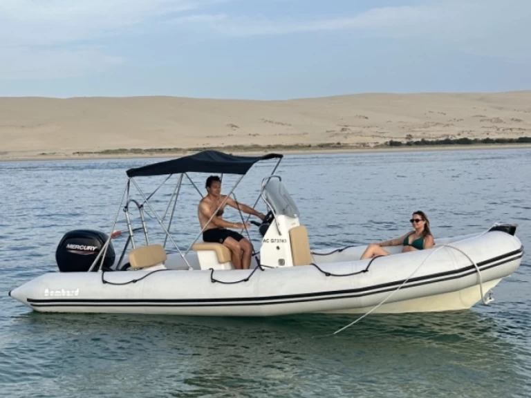 Bombard Sunrider 650 między profesjonalistami a osobami prywatnymi w Port d'Arcachon