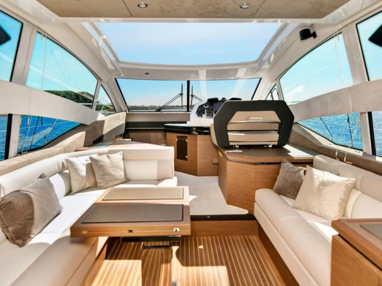 Wynajem w Marine de Sant'Ambrogio- Bénéteau GRAN TURISMO 50 HT na SamBoat