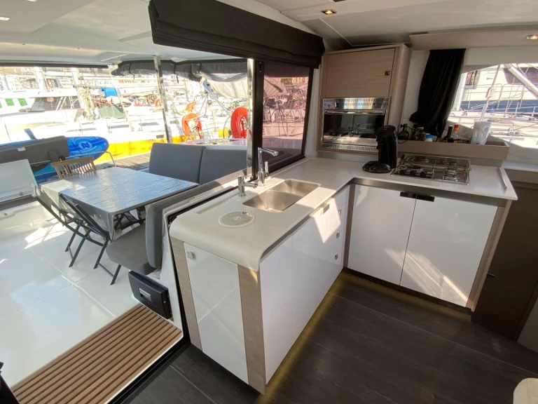 Wynajem łodzi Fountaine Pajot Isla 40 w Marine de Sant'Ambrogio na SamBoat 