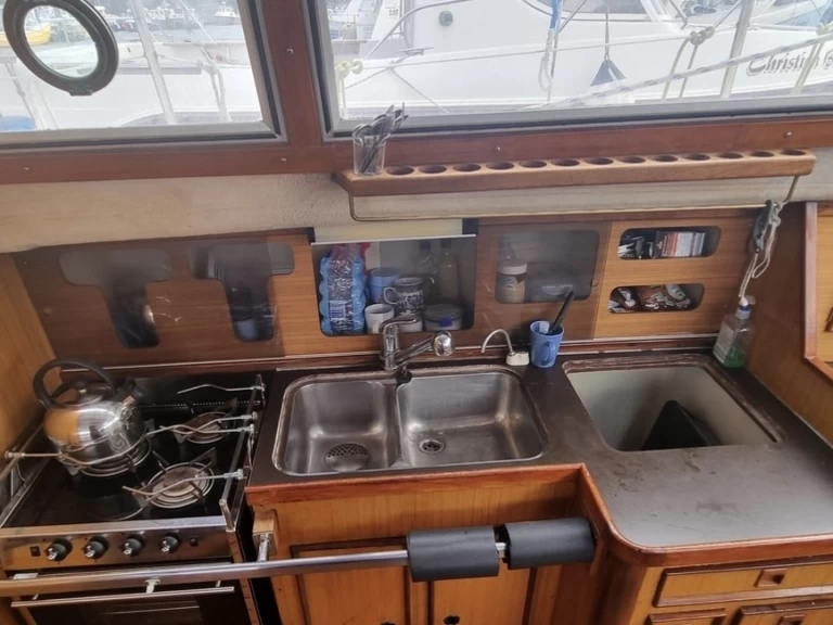 Żaglowiec do wynajmu w Hyeres w najlepszej cenie