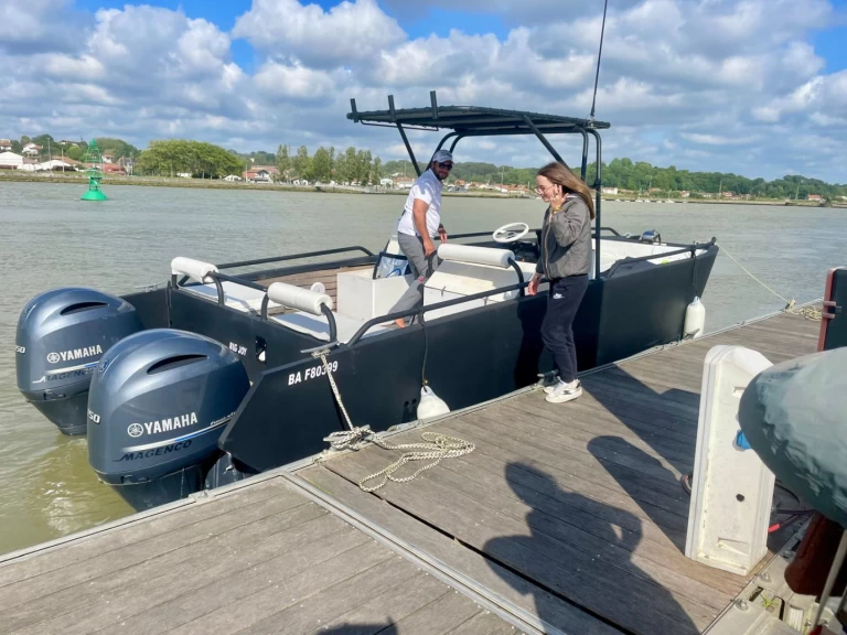 Wynajmij Pita Yacht Catamaran One Off w Hendaye
