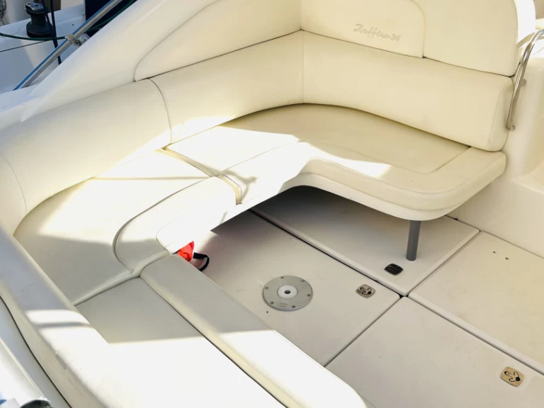 Wynajem Motorówka Cranchi z patentem 