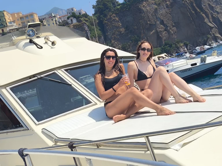 Raffaelli Regal 35 między profesjonalistami a osobami prywatnymi w Castellammare di Stabia