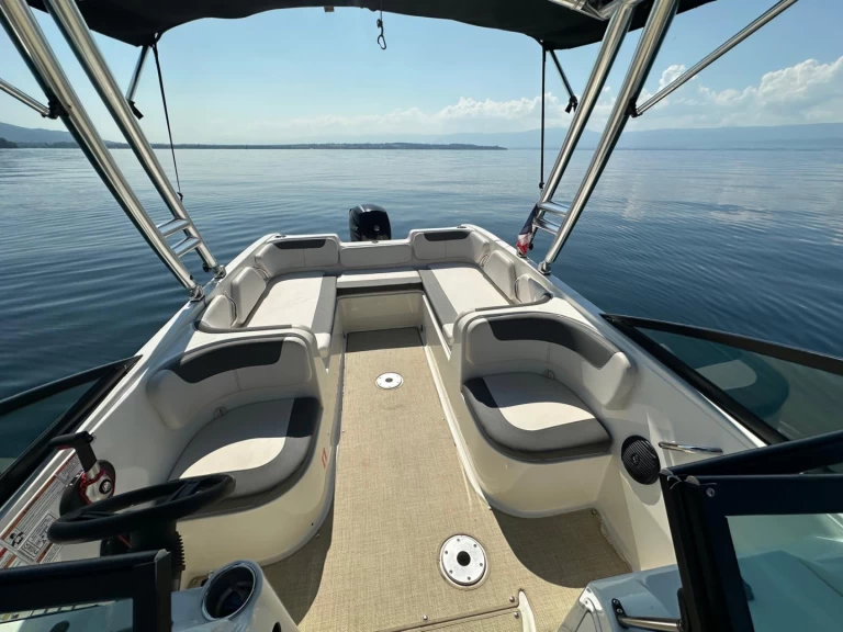 Wynajmij Bayliner E7 w Amphion-les-Bains