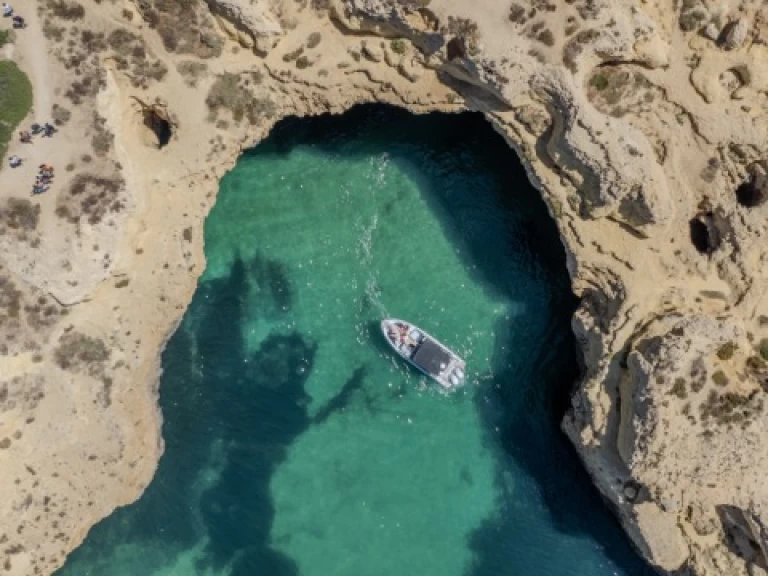 Wynajem łodzi Vilamoura tanio T9